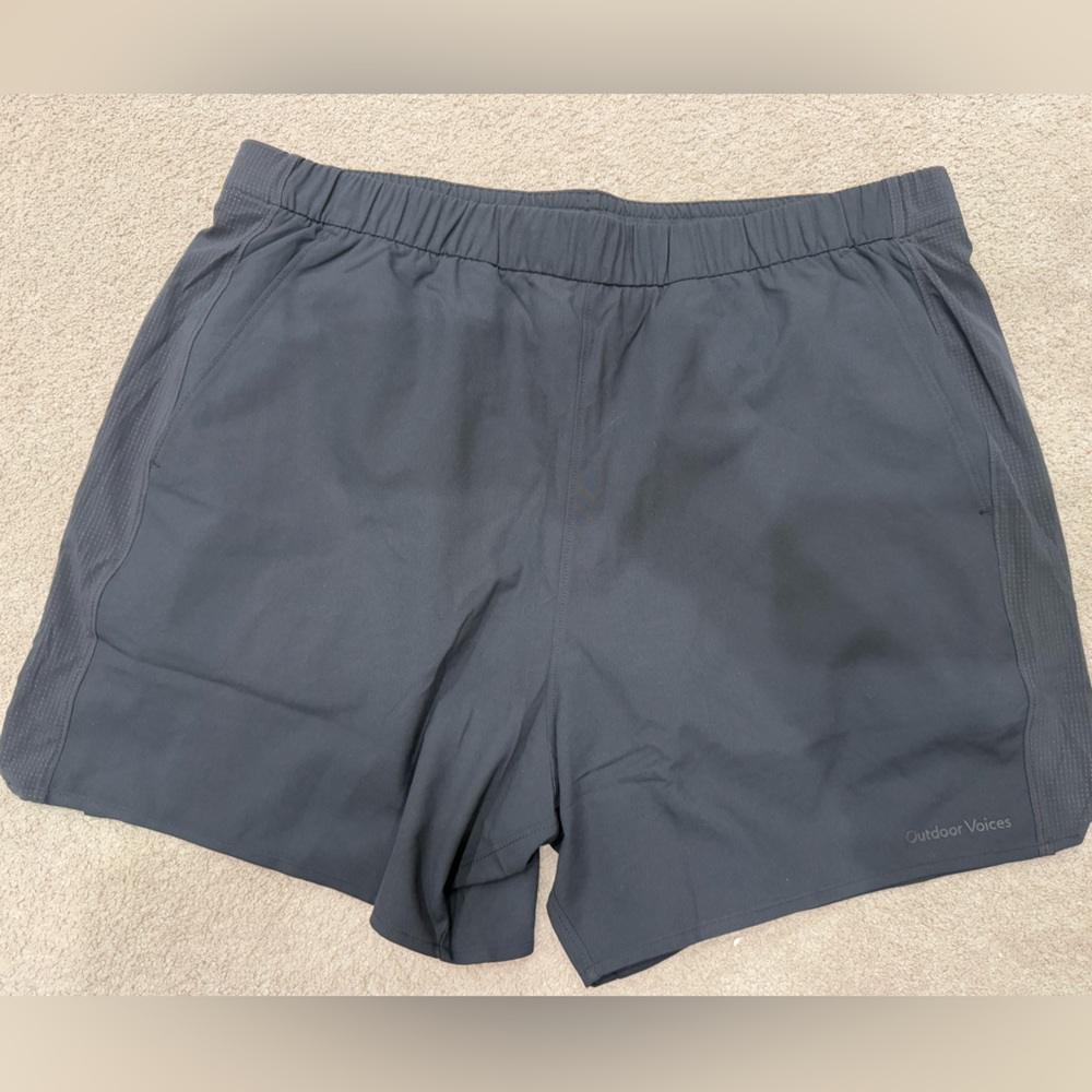 This is not available for sale. Not sure why Poshmark won’t let me delete